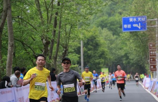 4800人體驗(yàn)天臺(tái)山春景 顧家家居領(lǐng)跑一場(chǎng)有愛(ài)的馬拉松