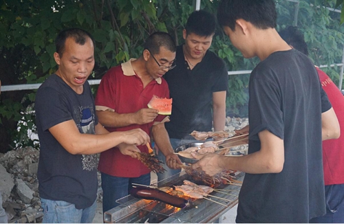 品牌日記|富軒門窗度員工生日會(huì)與燒烤激情相約